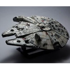 Star Wars - Faucon Millénium Model Kit PG